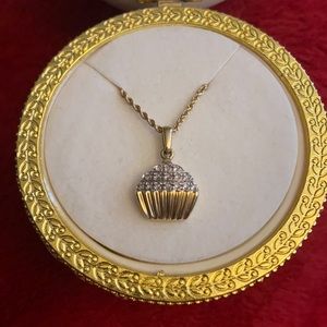 18” 14k gold and diamond cupcake necklace